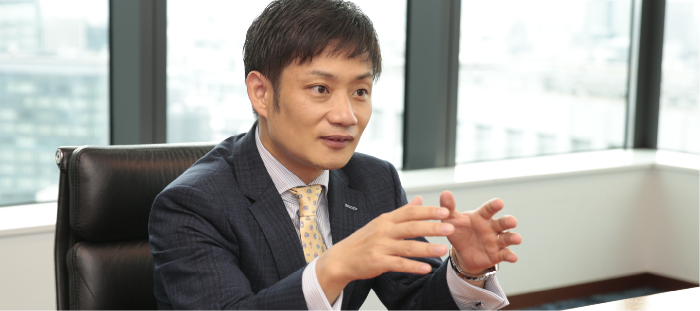 20名から900名へ。80件以上のM